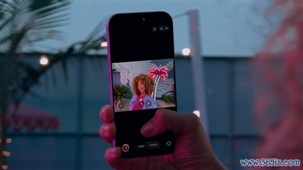 iPhone 17众人首发!荣耀Magic9系列激动方形前摄:竖持也能拍横图
